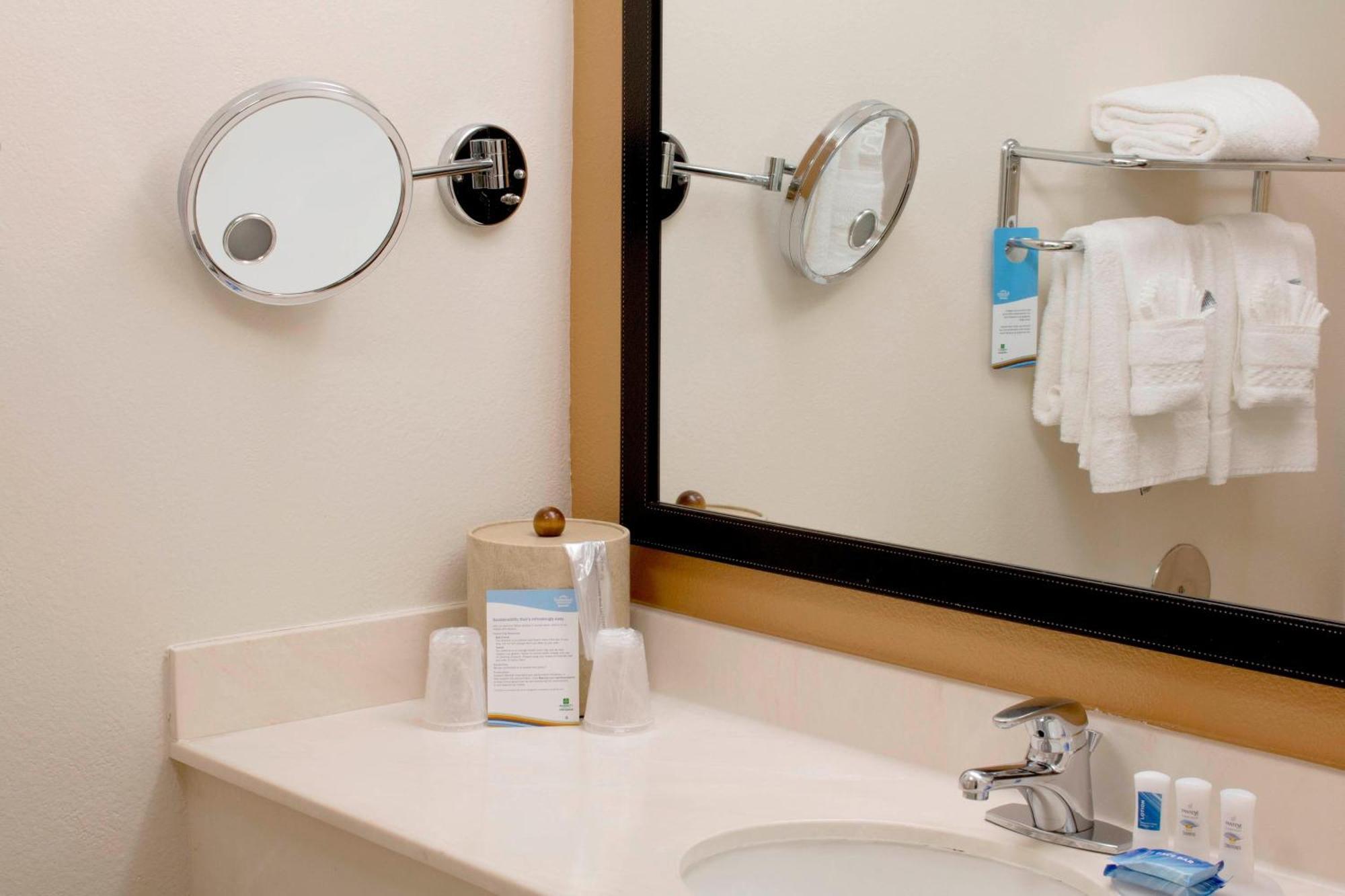 Fairfield Inn & Suites Oakland Hayward Ngoại thất bức ảnh