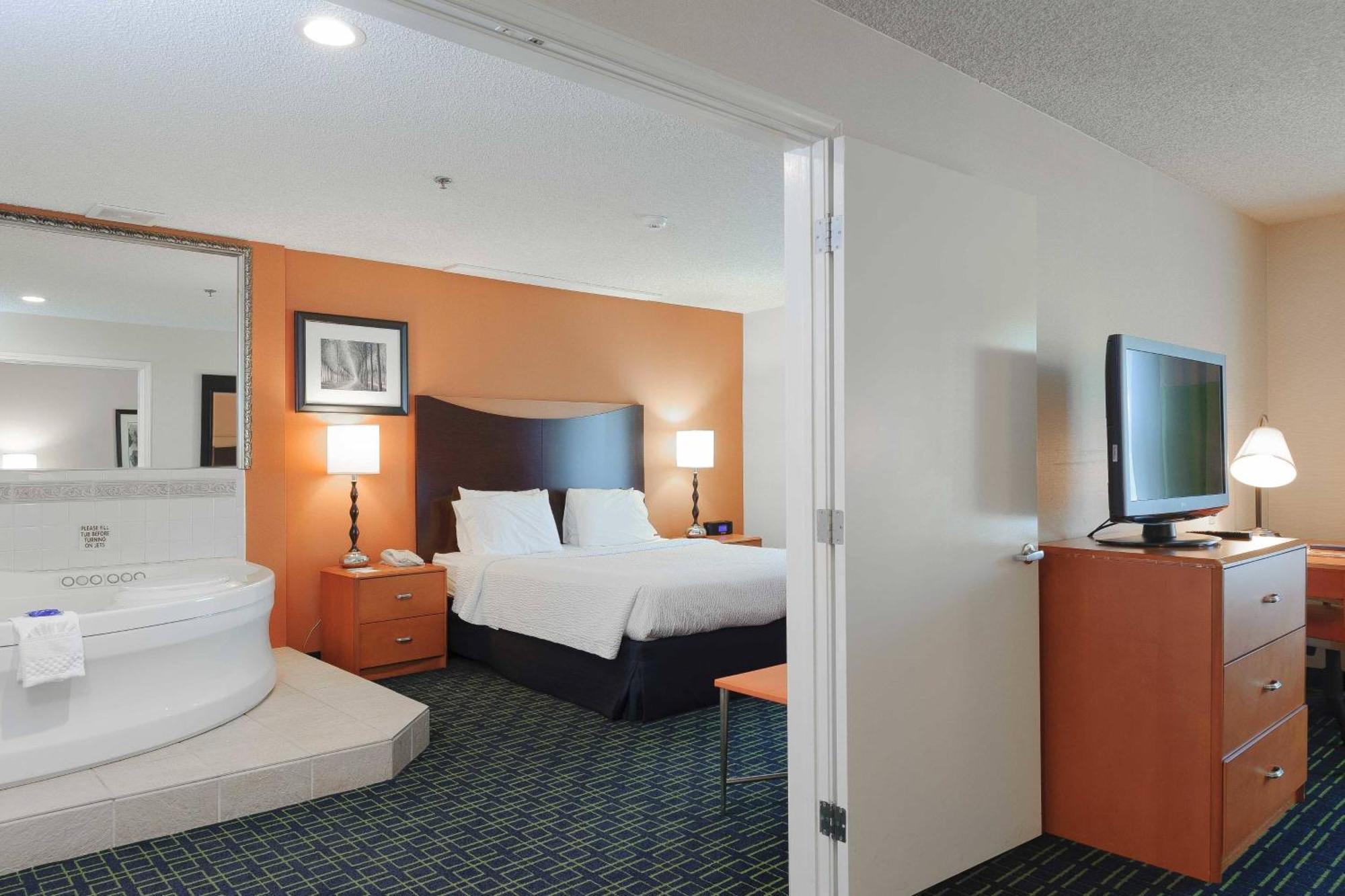 Fairfield Inn & Suites Oakland Hayward Ngoại thất bức ảnh