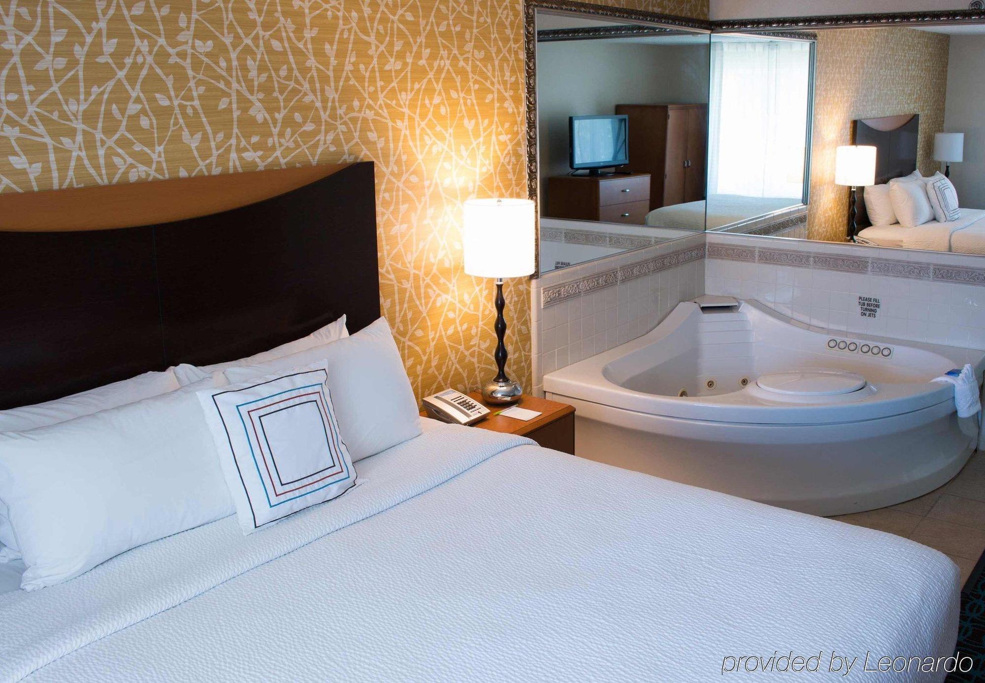Fairfield Inn & Suites Oakland Hayward Ngoại thất bức ảnh